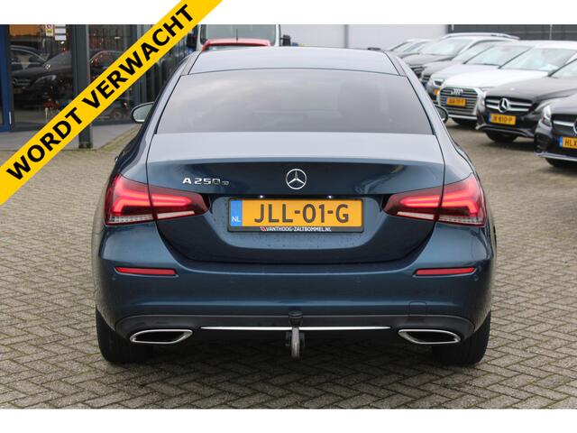 Mercedes-Benz A-KLASSE 250e AUT8 Premium LEDER SFEER KEY-LESS GO MULTIBEAM 360-CAMERA TREKHAAK