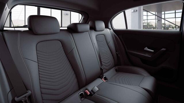 Mercedes-Benz A-KLASSE 180 d Business Solution Limited | Widescreen | Stoelverwarming | Achteruitrijcamera |