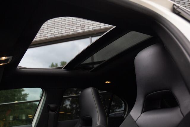 Mercedes-Benz A-KLASSE 200 Business Solution, Edition 1 AMG Upgrade , Pano dak, Adap. cruise, Sfeerverlichting,