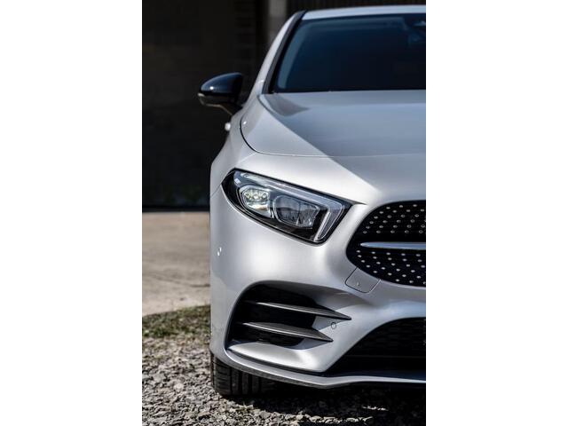 Mercedes-Benz A-KLASSE 250e AMG ** LED, MBUX+, 19-inch LMV, ADAPT. CRUISE, NIGHT PAKKET ** 1e EIG - UNFALLFREI - JUNGE STERNE ** ** INFORMEER OOK NAAR ONZE AANTREKKELIJKE FINANCIAL-LEASE TARIEVEN **