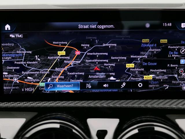 Mercedes-Benz A-KLASSE 180 Business Solution Panoramadak | Achteruitrijcamera | Ledkoplampen | Licht- en zicht pakket | Spiegelpakket. Inclusief 24 maanden MB Certified garantie voor Europa.