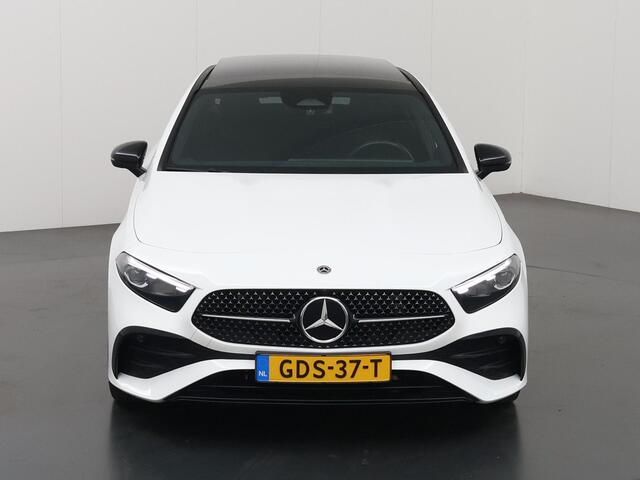 Mercedes-Benz A-KLASSE Limousine 180 Star Edition AMG Panoramadak | Night-pakket | 19" AMG velgen | Sfeerverlichting | Stoelverwarming | Multibeam led koplampen