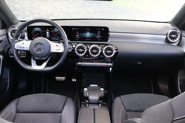 Mercedes-Benz A-KLASSE 180 Edition AMG | Geen import | Schuifdak | Sfeer verlichting |
