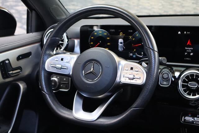 Mercedes-Benz A-KLASSE 180 Edition AMG | Geen import | Schuifdak | Sfeer verlichting |