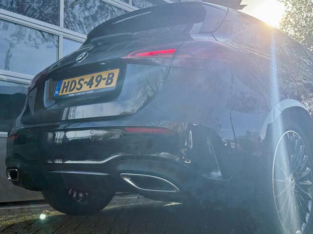 Mercedes-Benz A-KLASSE 200 AMG Line | Bruin Interieur | Burmester | Panoramadak