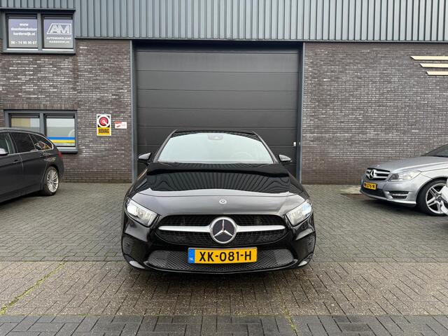 Mercedes-Benz A-KLASSE 200 Launch Edition Premium | 1E EIGENAAR | 12MND GARANTIE | AUTOMAAT | DAB | LED | SFEERVERLICHTING |