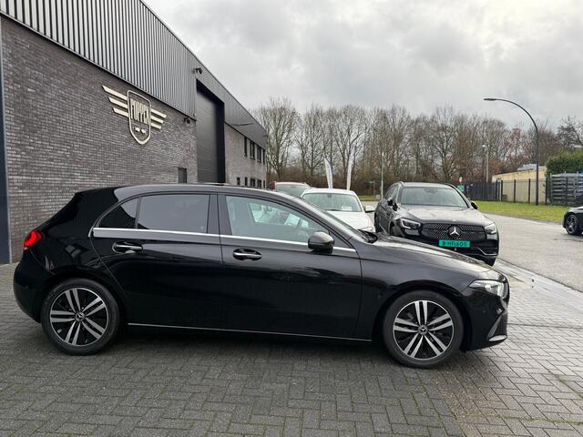 Mercedes-Benz A-KLASSE 200 Launch Edition Premium | 1E EIGENAAR | 12MND GARANTIE | AUTOMAAT | DAB | LED | SFEERVERLICHTING |