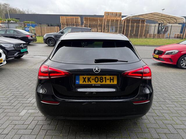 Mercedes-Benz A-KLASSE 200 Launch Edition Premium | 1E EIGENAAR | 12MND GARANTIE | AUTOMAAT | DAB | LED | SFEERVERLICHTING |