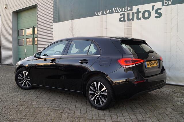Mercedes-Benz A-KLASSE 180d Premium Style -LED-NAVI-ECC-PDC-CAM-