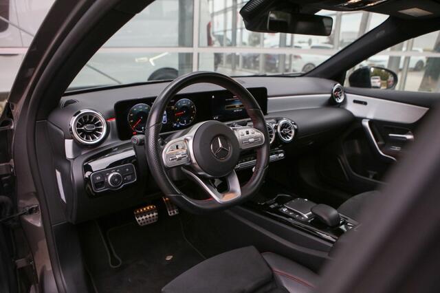 Mercedes-Benz A-KLASSE 180 Bns Sol. AMG | Pano | Sfeerverlichting |