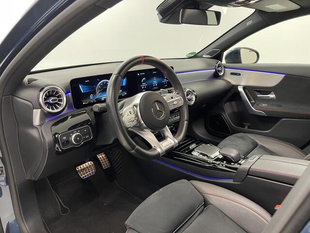 Mercedes-Benz A-KLASSE AMG 35 4MATIC | Burmester | Panoramadak | 19'' AMG dubbelspaaks