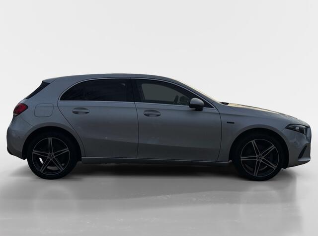 Mercedes-Benz A-KLASSE 250 e I LED I Widescreen I Half-leder I Keyless