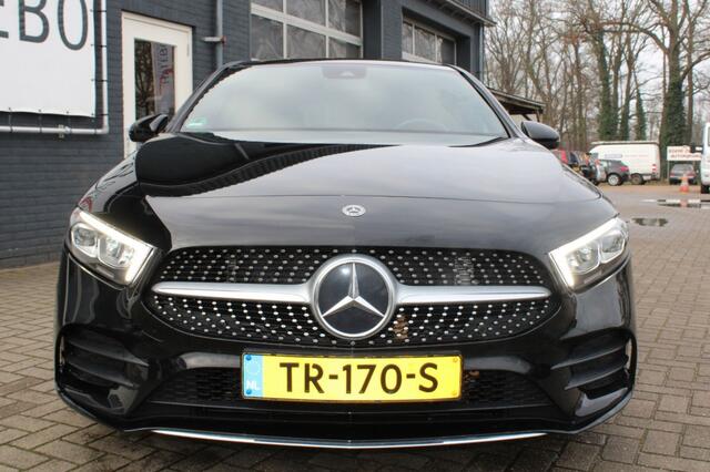 Mercedes-Benz A-KLASSE A200 Business AMG Sport Virtual Navi Climate PDC Leder 18AMG