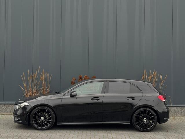 Mercedes-Benz A-KLASSE 180 B.Sol AMG Ni Upg Widescreen Navi Camera PDC Led Leder