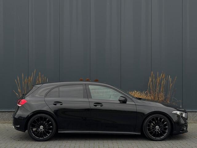 Mercedes-Benz A-KLASSE 180 B.Sol AMG Ni Upg Widescreen Navi Camera PDC Led Leder