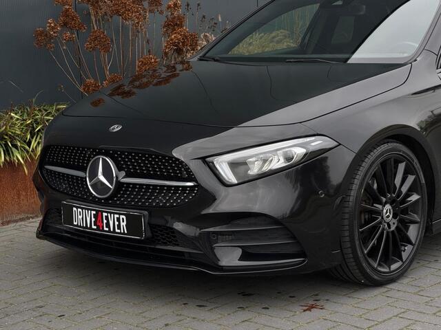 Mercedes-Benz A-KLASSE 180 B.Sol AMG Ni Upg Widescreen Navi Camera PDC Led Leder