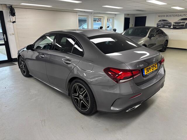 Mercedes-Benz A-KLASSE 180 AMG Panorama 360 Camera Distronic Head up Keyless