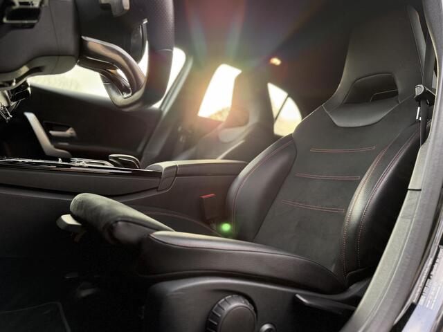 Mercedes-Benz A-KLASSE 180 AMG-Line | Camera | NWE Service & APK | Garantie |