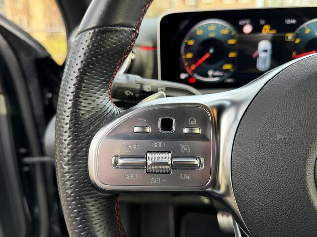 Mercedes-Benz A-KLASSE 180 AMG-Line | Camera | NWE Service & APK | Garantie |