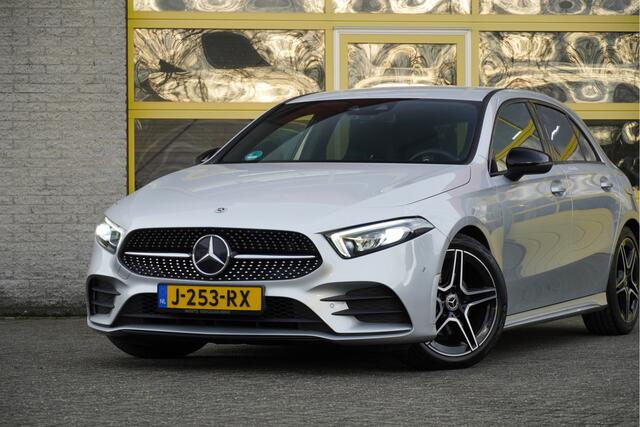 Mercedes-Benz A-KLASSE 180 Automaat! AMG BJ2020 Lmv 18" | Led V+A | Pdc | Navi | Achteruitrijcamera | Dashboard verlichting | Virtual cockpit | Climate control | Cruise control | Sportstoelen | Verwarmde voorstoelen | Zwarte hemel | Extra getint glas
