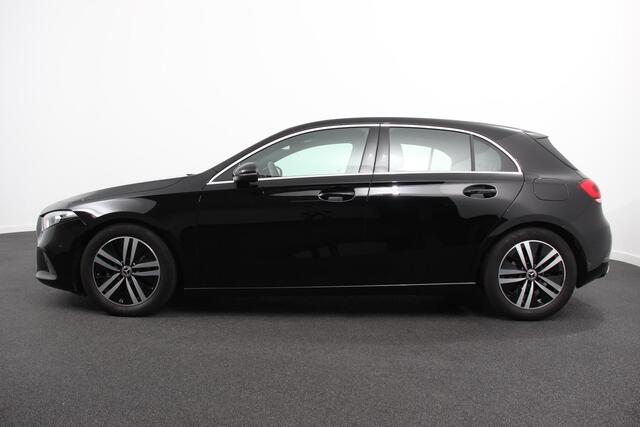 Mercedes-Benz A-KLASSE 180 136pk DCT Progressive Navigatie Parkeersensoren Camera Cruise Control Stoelverwarming Ledverlichting Climate Control