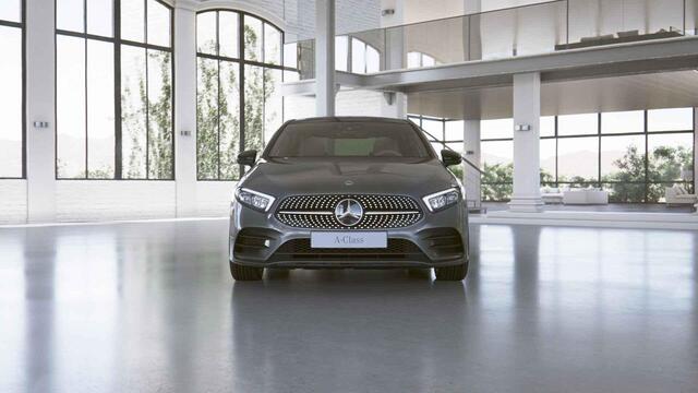 Mercedes-Benz A-KLASSE 250 Premium | AMG | Night | Panoramadak | Stoelverwarming | Keyless | Achteruitrijcamera |