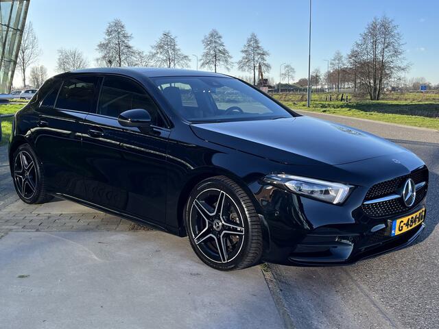 Mercedes-Benz A-KLASSE 200 Business Solution AMG! / Pano / Automaat / Sfeerverlichting / Stoelverw. / PDC V+A / 18'' LMV /