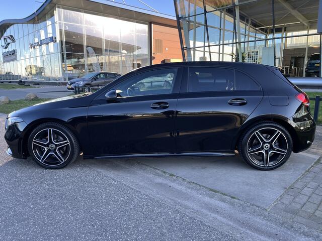 Mercedes-Benz A-KLASSE 200 Business Solution AMG! / Pano / Automaat / Sfeerverlichting / Stoelverw. / PDC V+A / 18'' LMV /