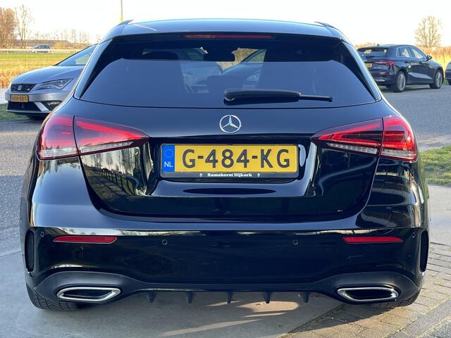 Mercedes-Benz A-KLASSE 200 Business Solution AMG! / Pano / Automaat / Sfeerverlichting / Stoelverw. / PDC V+A / 18'' LMV /