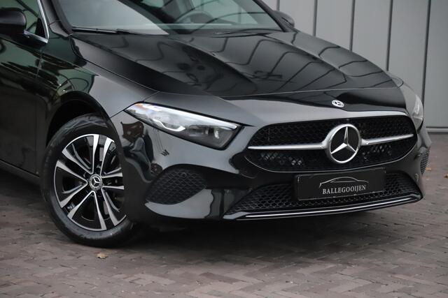 Mercedes-Benz A-KLASSE 250e Business Solution | 218PK | Pano | Multibeam | Widescreen | Stoel/Stuurwielverw. | Distronic+ | Standkachel |
