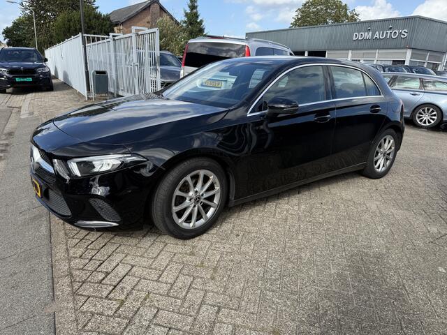 Mercedes-Benz A-KLASSE 180 d Launch Edition nieuwe automaatbak 37000km B - Alleen exportbedrijven en handelaren