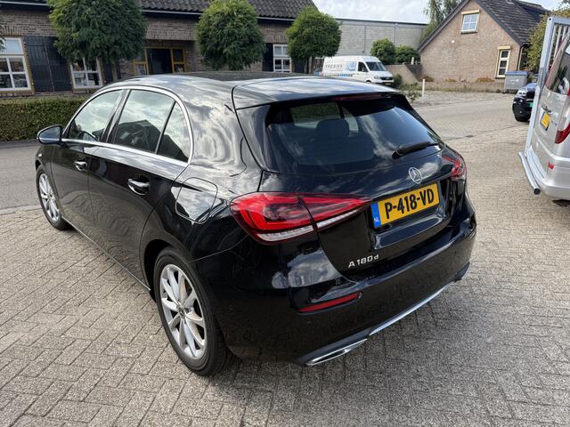 Mercedes-Benz A-KLASSE 180 d Launch Edition nieuwe automaatbak 37000km B - Alleen exportbedrijven en handelaren