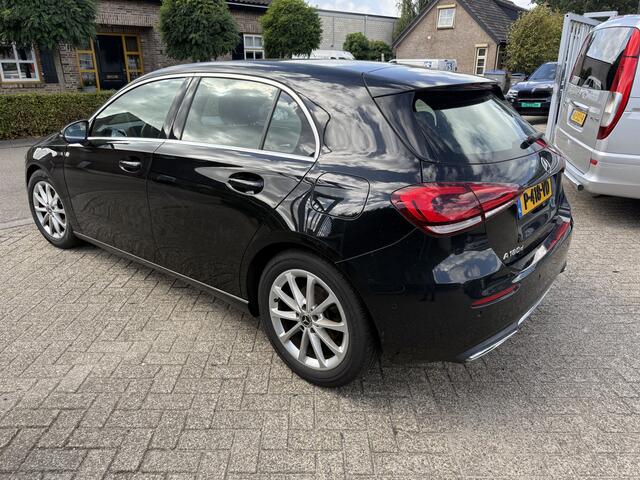 Mercedes-Benz A-KLASSE 180 d Launch Edition nieuwe automaatbak 37000km B - Alleen exportbedrijven en handelaren