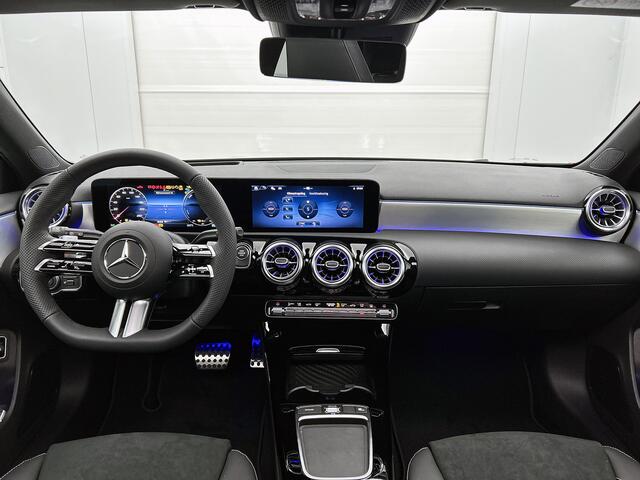 Mercedes-Benz A-KLASSE 250 e Business Solution AMG | AMG Line Plus pakket | Smartphone-integratie | Head-up display | Panoramaschuifdak | Augmented Reality navigatie | Multibeam LED | 360°-camera | 19 inch AMG veglen |