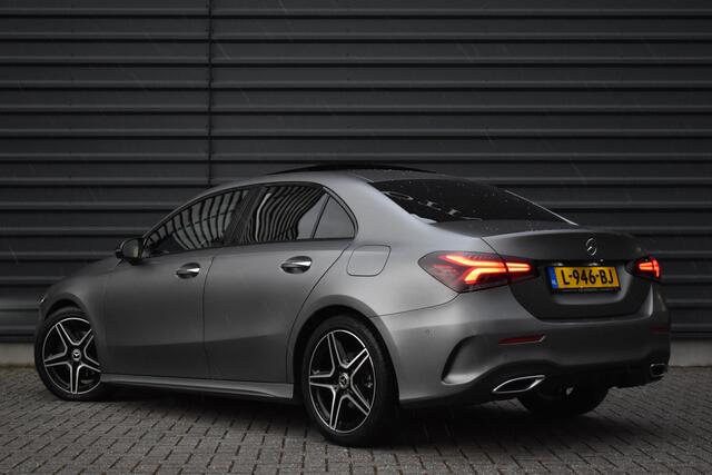 Mercedes-Benz A-KLASSE 180 Business Solution AMG | Pano | Sfeerverlichting | Camera | Stoelen Elektr. + Memory | Stoelverwarming | Orig. NL |