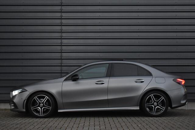 Mercedes-Benz A-KLASSE 180 Business Solution AMG | Pano | Sfeerverlichting | Camera | Stoelen Elektr. + Memory | Stoelverwarming | Orig. NL |