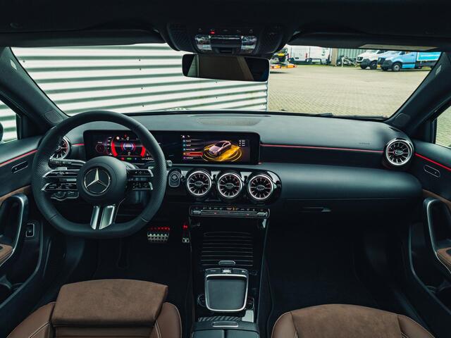 Mercedes-Benz A-KLASSE Hatchback 250 e Business Solution AMG Panorama dak