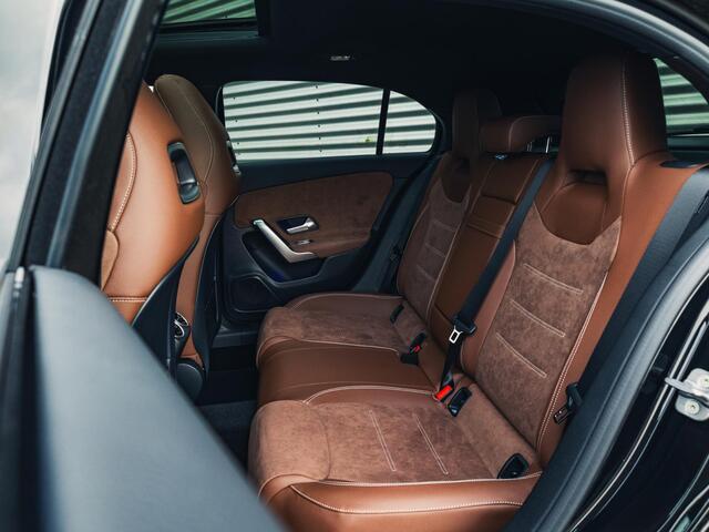 Mercedes-Benz A-KLASSE Hatchback 250 e Business Solution AMG Panorama dak