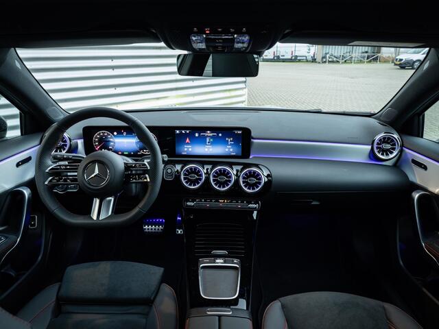 Mercedes-Benz A-KLASSE Hatchback 250 e Business Solution AMG Panorama dak