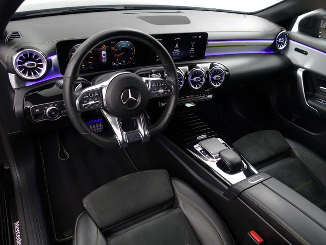 Mercedes-Benz A-KLASSE 200 AMG Premium Plus Aut- Panoramadak, Sfeerverlichting, 360 Camera, Night Edition Package, Xenon Led