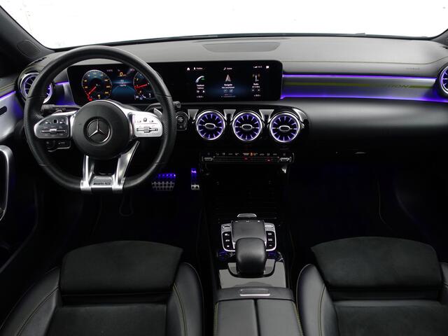 Mercedes-Benz A-KLASSE 200 AMG Premium Plus Aut- Panoramadak, Sfeerverlichting, 360 Camera, Night Edition Package, Xenon Led