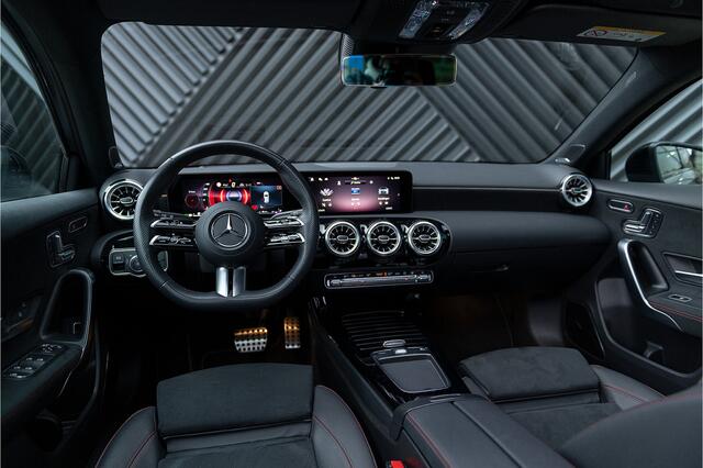 Mercedes-Benz A-KLASSE 250 e AMG ACC Pano Memory IHC+ 360 Ambient Head Up Nightpakket