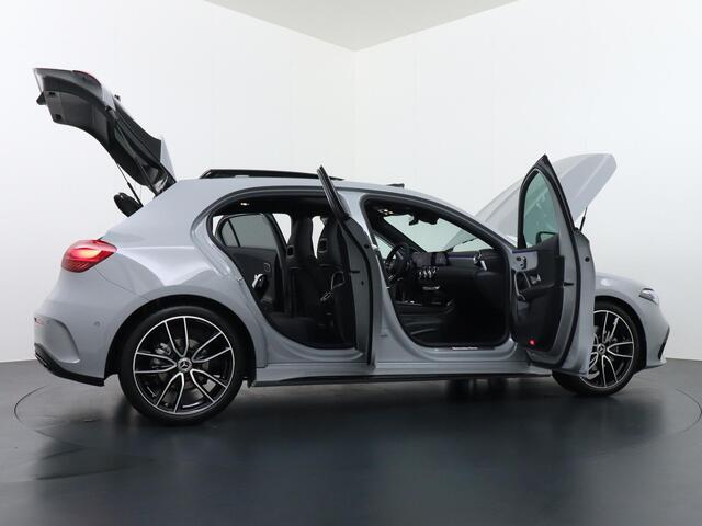 Mercedes-Benz A-KLASSE 180 Business Solution AMG | Panorama - Schuifdak | Burmester Surround Sound | Memorystoelen | Head-Up Display | 360° Camera | Multibeam Led | Apple Carplay & Android Auto
