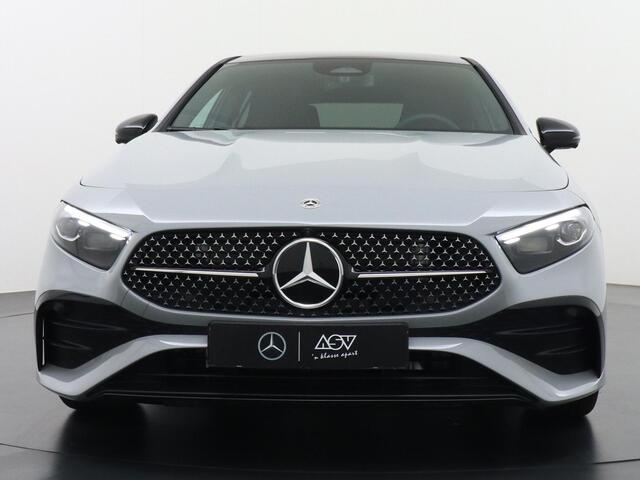Mercedes-Benz A-KLASSE 180 Business Solution AMG | Memorystoelen | Apple Carplay & Android Auto | Panorama - Schuifdak | Head-Up Display | 360° Camera | Multibeam Led