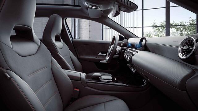 Mercedes-Benz A-KLASSE 250 e AMG Line | Night | Widescreen | Panoramadak | 19" lichtmetalen velgen |