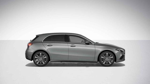 Mercedes-Benz A-KLASSE 180 Star Edition Luxury Line | Widescreen | Multibeam | Sfeerverlichting | Stoelverwarming |