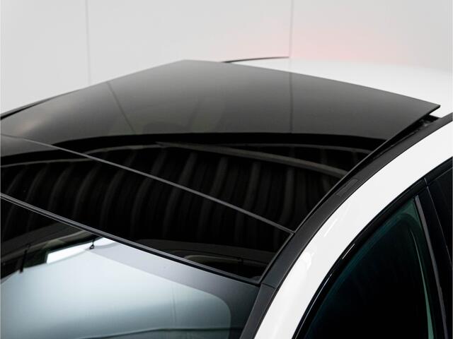 Mercedes-Benz A-KLASSE A 180 Star Edition AMG Line Plus | Facelift | Night | Memory | Pano | Trekhaak | Winterpakket