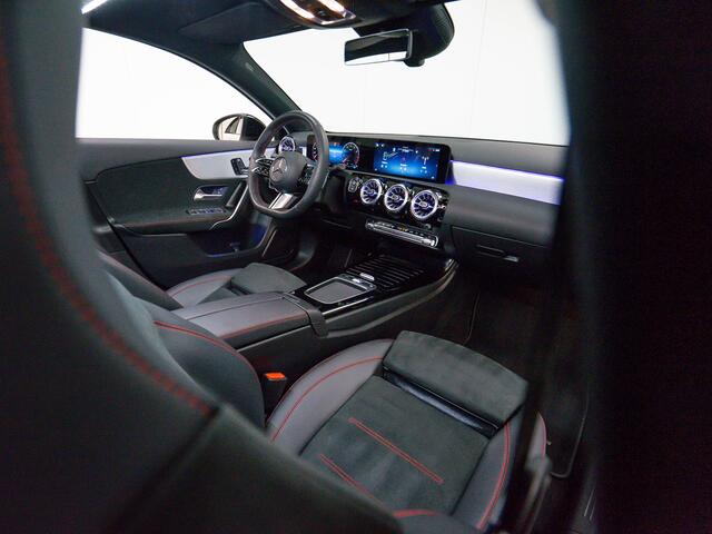 Mercedes-Benz A-KLASSE A 180 Star Edition AMG Line Plus | Facelift | Night | Memory | Pano | Trekhaak | Winterpakket