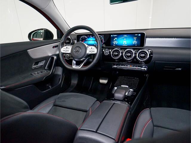 Mercedes-Benz A-KLASSE A 180 AMG Line | NIGHT | 19 inch AMG | Distronic