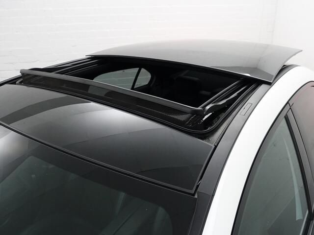 Mercedes-Benz A-KLASSE 200 AMG Night Edition Aut- Panoramadak, Carplay, Android Auto, Camera, Xenon Led, Park Assist